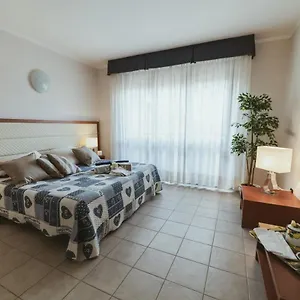 Beverly Park Aparthotel Tirrenia